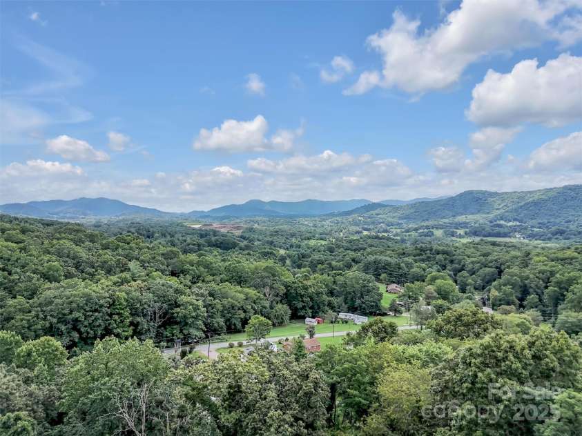 346 Wendy Way, Clyde, NC 28721.  MLS# CAR4289495, YatesRealty ID 32667. Your Place in the Mountains!
