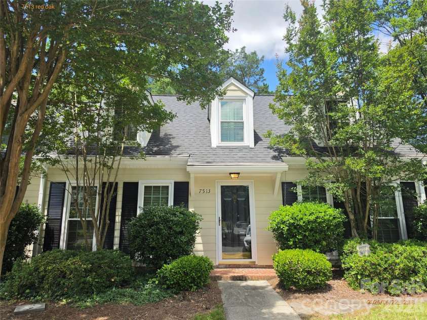 7513 Red Oak Lane, Charlotte, NC 28226.  MLS# CAR4394321, YatesRealty ID 32667. 