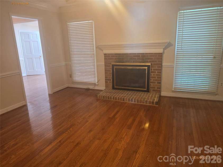 7513 Red Oak Lane, Charlotte, NC 28226.  MLS# CAR4394321, YatesRealty ID 32667. 