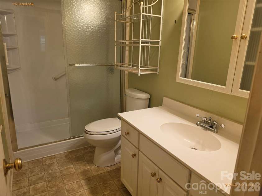 7513 Red Oak Lane, Charlotte, NC 28226.  MLS# CAR4394321, YatesRealty ID 32667. 