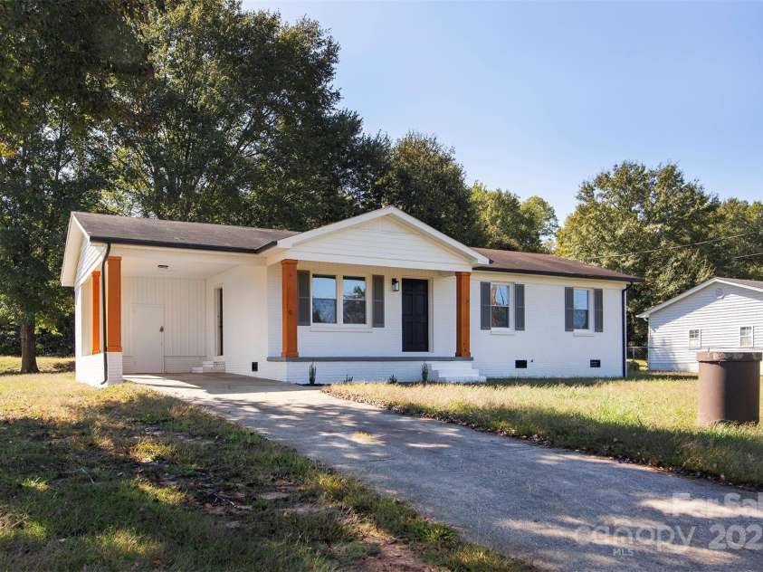 403 Murdock Circle, Shelby, NC 28150.  MLS# CAR4293263, YatesRealty ID 32668. 