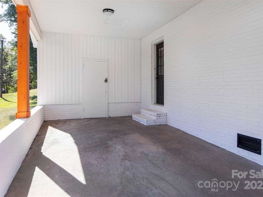 403 Murdock Circle, Shelby, NC 28150.  MLS# CAR4293263, YatesRealty ID 32668. 