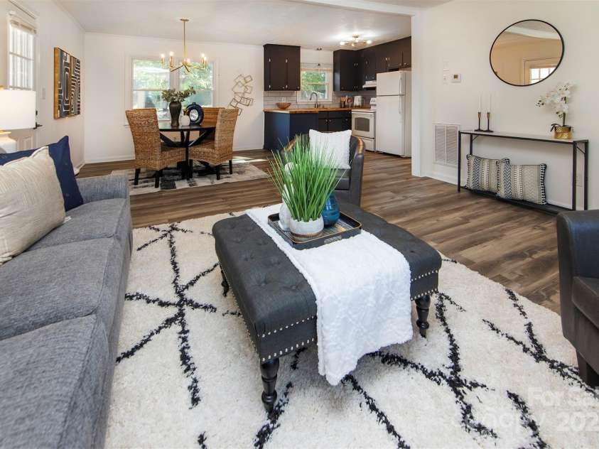 403 Murdock Circle, Shelby, NC 28150.  MLS# CAR4293263, YatesRealty ID 32668. 