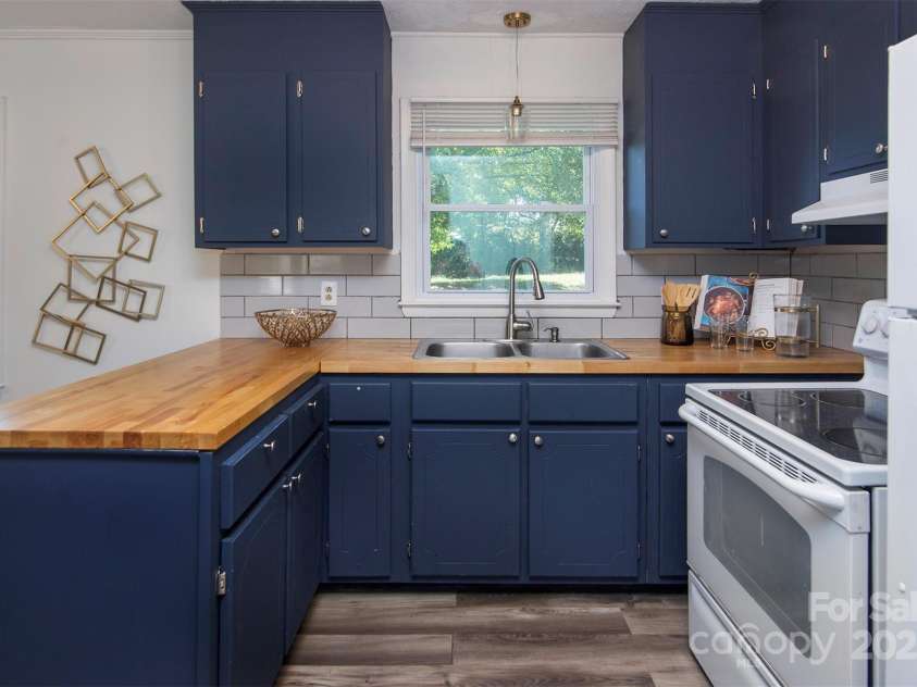 403 Murdock Circle, Shelby, NC 28150.  MLS# CAR4293263, YatesRealty ID 32668. 