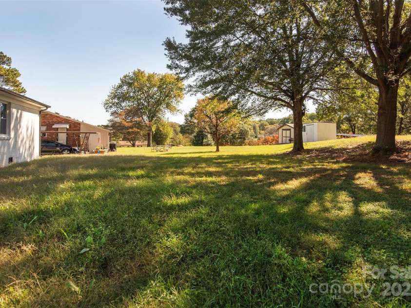 403 Murdock Circle, Shelby, NC 28150.  MLS# CAR4293263, YatesRealty ID 32668. 