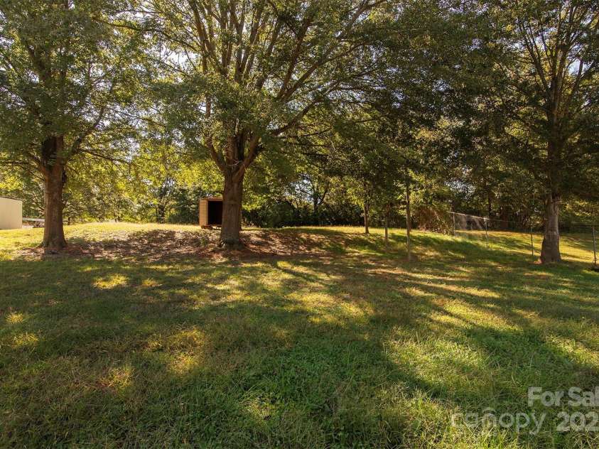 403 Murdock Circle, Shelby, NC 28150.  MLS# CAR4293263, YatesRealty ID 32668. 