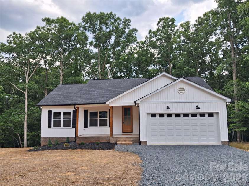 128 Hedgeline Drive, Troy, NC 27371.  MLS# CAR4338072, YatesRealty ID 3267. 