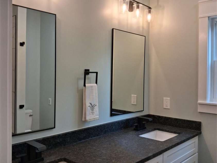 128 Hedgeline Drive, Troy, NC 27371.  MLS# CAR4338072, YatesRealty ID 3267. Primary Bathroom