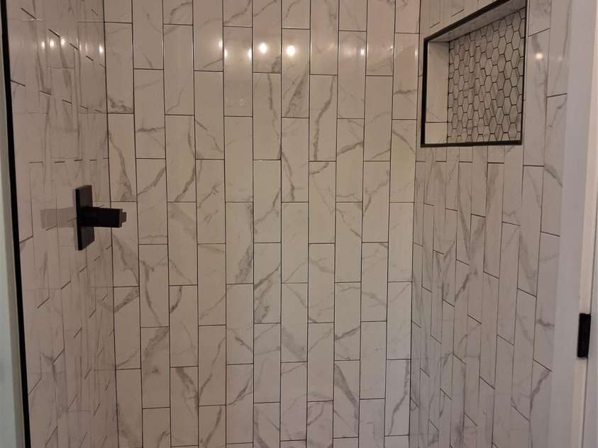 128 Hedgeline Drive, Troy, NC 27371.  MLS# CAR4338072, YatesRealty ID 3267. Primary Bathroom