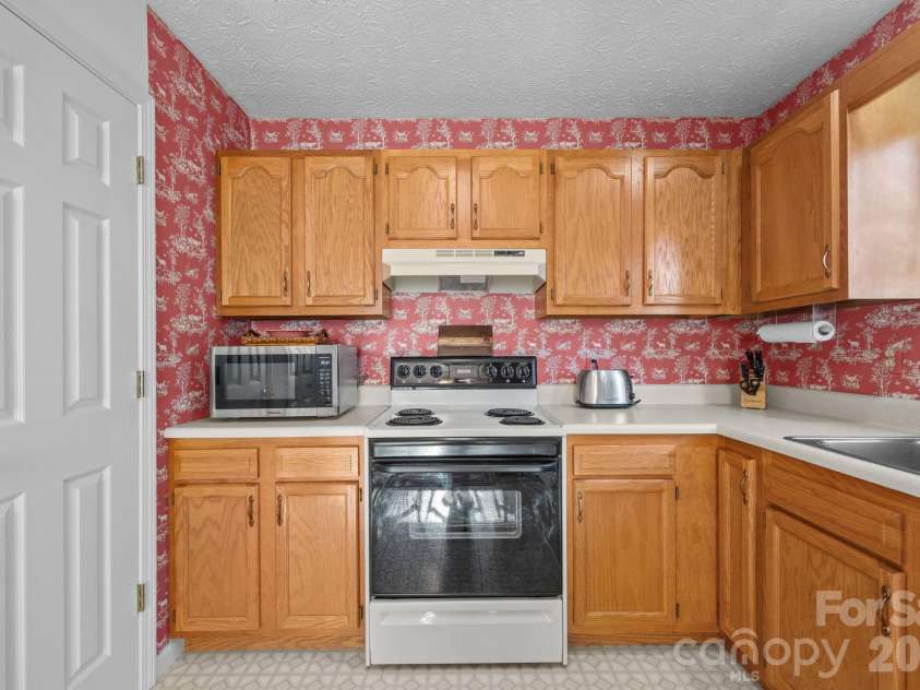 43 Nazarene Way, Waynesville, NC 28785.  MLS# CAR4317413, YatesRealty ID 3267. 