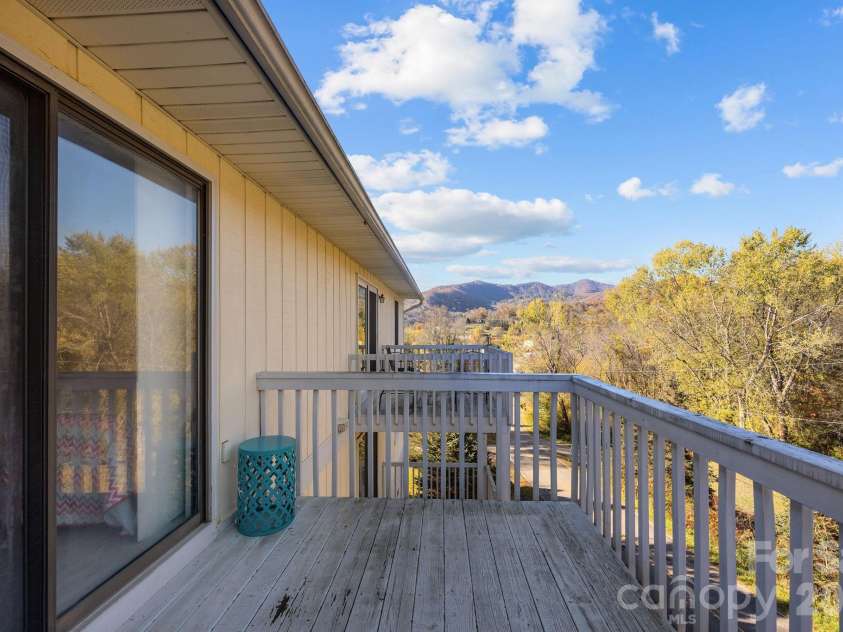 43 Nazarene Way, Waynesville, NC 28785.  MLS# CAR4317413, YatesRealty ID 3267. 