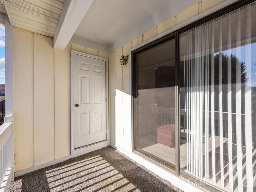 43 Nazarene Way, Waynesville, NC 28785.  MLS# CAR4317413, YatesRealty ID 3267. 