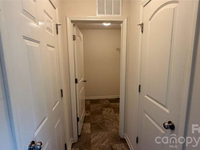 2602 Meadow Knoll Drive, Charlotte, NC 28269.  MLS# CAR4393176, YatesRealty ID 32670. 
