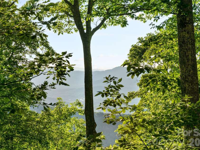 108 Flame Azalea Drive, Swannanoa, NC 28778.  MLS# CAR4394278, YatesRealty ID 32671. 
