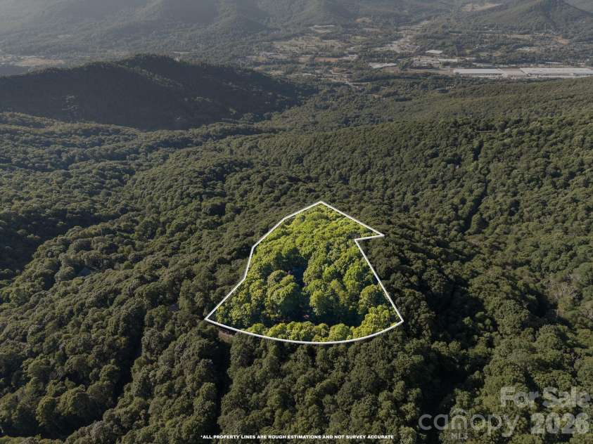 108 Flame Azalea Drive, Swannanoa, NC 28778.  MLS# CAR4394278, YatesRealty ID 32671. 