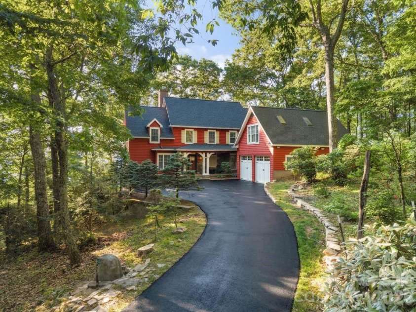 108 Flame Azalea Drive, Swannanoa, NC 28778.  MLS# CAR4394278, YatesRealty ID 32671. 
