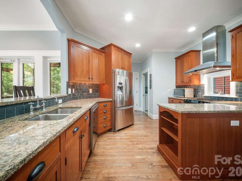 108 Flame Azalea Drive, Swannanoa, NC 28778.  MLS# CAR4394278, YatesRealty ID 32671. Kitchen