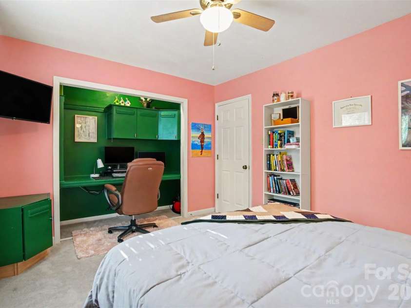 1535 South Point Road, Belmont, NC 28012.  MLS# CAR4396717, YatesRealty ID 32672. 