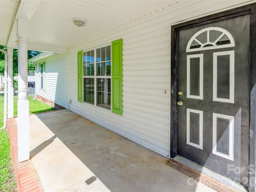 386 Sutton Springs Road, York, SC 29745.  MLS# CAR4395604, YatesRealty ID 32673. 