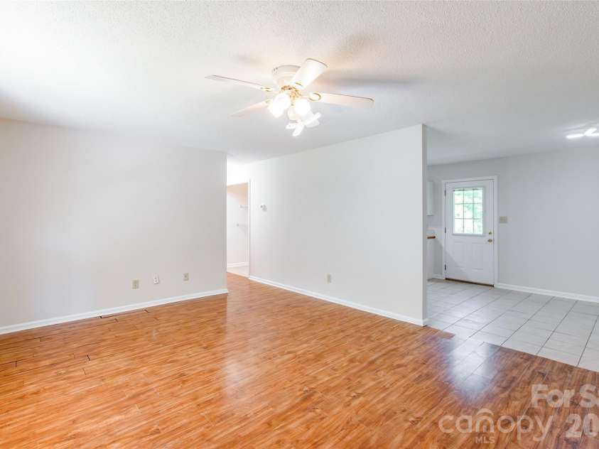 386 Sutton Springs Road, York, SC 29745.  MLS# CAR4395604, YatesRealty ID 32673. 