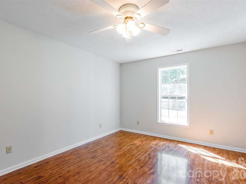 386 Sutton Springs Road, York, SC 29745.  MLS# CAR4395604, YatesRealty ID 32673. 