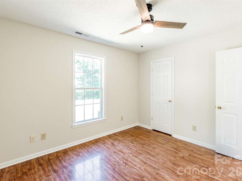 386 Sutton Springs Road, York, SC 29745.  MLS# CAR4395604, YatesRealty ID 32673. 