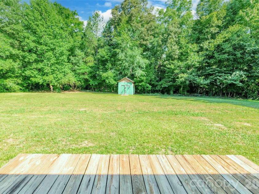 386 Sutton Springs Road, York, SC 29745.  MLS# CAR4395604, YatesRealty ID 32673. 