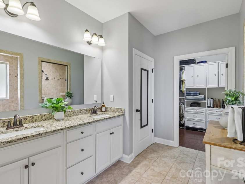 4094 Henshaw Road, Waxhaw, NC 28173.  MLS# CAR4392111, YatesRealty ID 32674. 