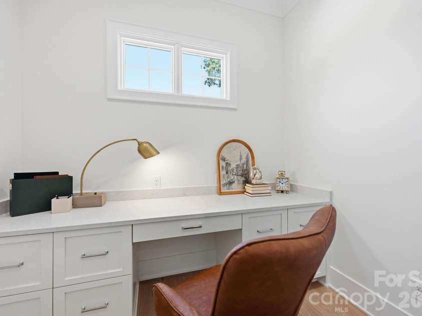 235 Jetton Street, Davidson, NC 28036.  MLS# CAR4391336, YatesRealty ID 32675. Dedicated first floor office space