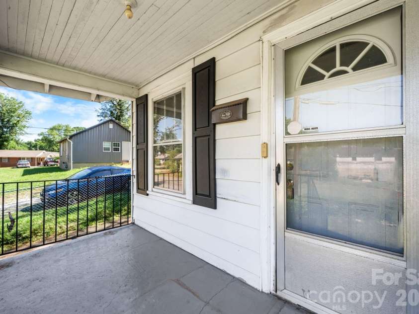 115 Brackett Street, Morganton, NC 28655.  MLS# CAR4394218, YatesRealty ID 32677. 