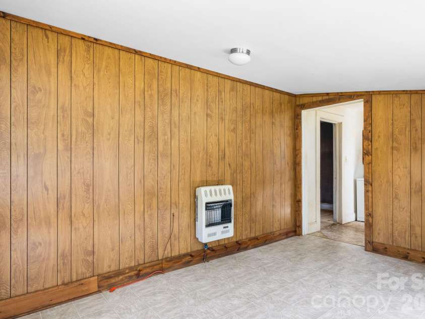 115 Brackett Street, Morganton, NC 28655.  MLS# CAR4394218, YatesRealty ID 32677. 