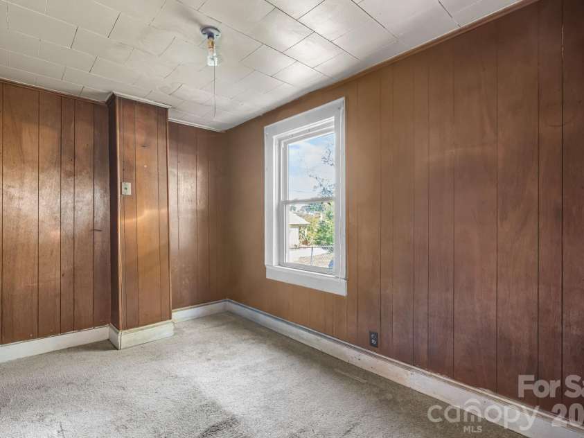 115 Brackett Street, Morganton, NC 28655.  MLS# CAR4394218, YatesRealty ID 32677. 