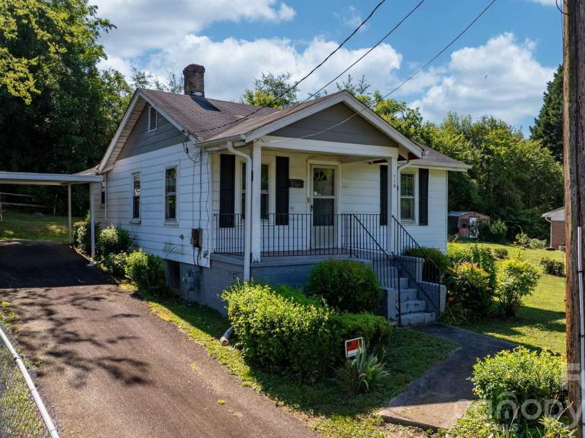 115 Brackett Street, Morganton, NC 28655.  MLS# CAR4394218, YatesRealty ID 32677. 