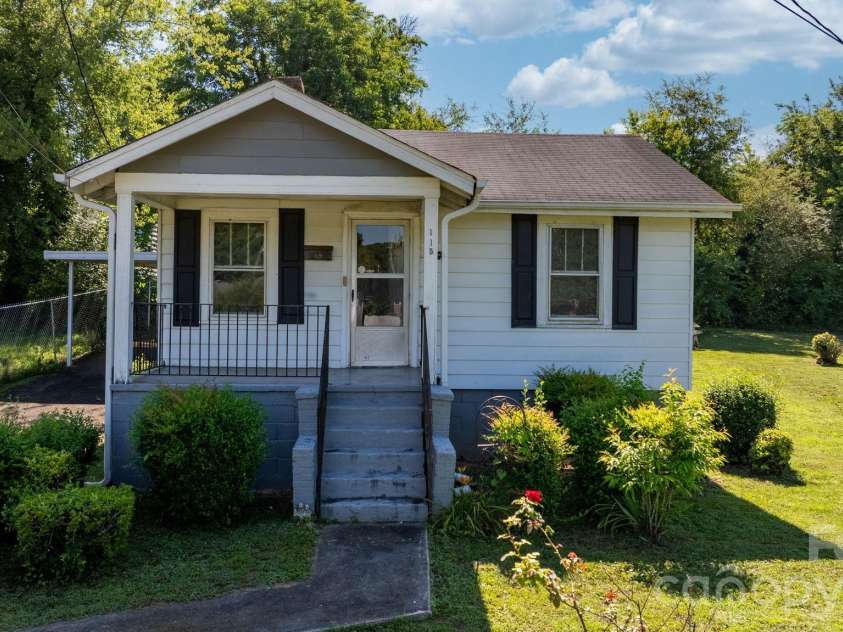 115 Brackett Street, Morganton, NC 28655.  MLS# CAR4394218, YatesRealty ID 32677. 