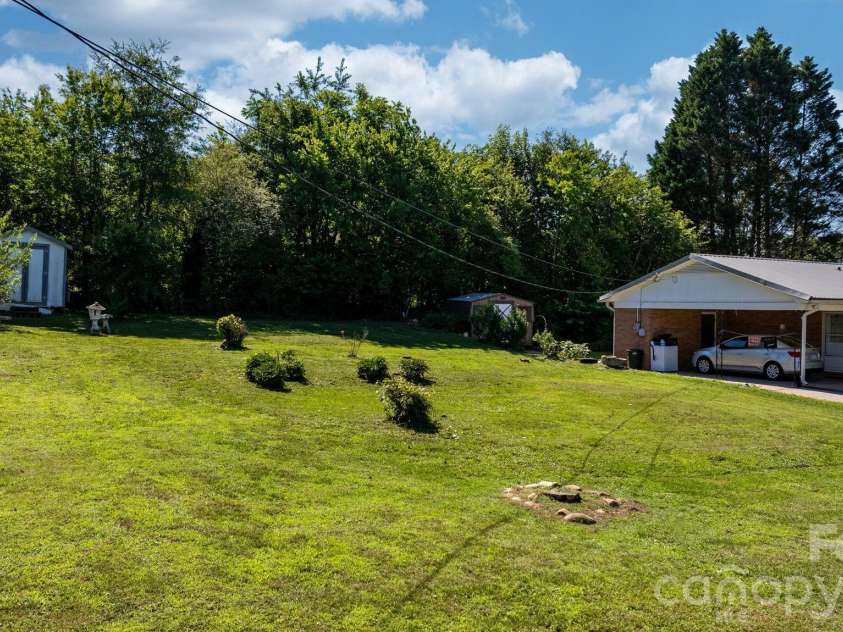 115 Brackett Street, Morganton, NC 28655.  MLS# CAR4394218, YatesRealty ID 32677. 
