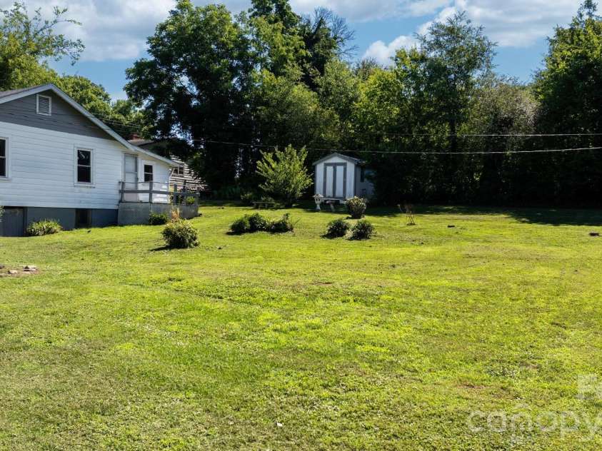 115 Brackett Street, Morganton, NC 28655.  MLS# CAR4394218, YatesRealty ID 32677. 