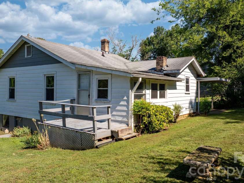 115 Brackett Street, Morganton, NC 28655.  MLS# CAR4394218, YatesRealty ID 32677. 