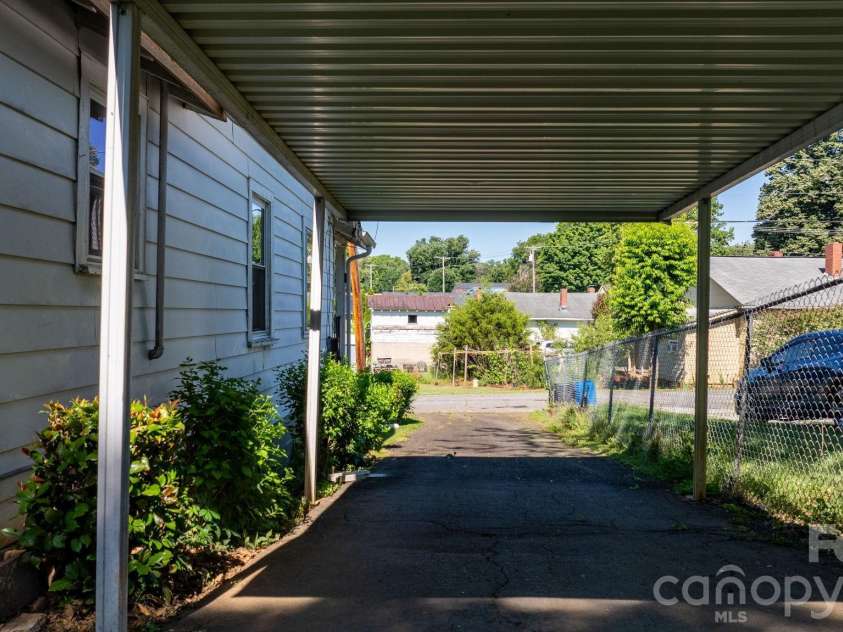 115 Brackett Street, Morganton, NC 28655.  MLS# CAR4394218, YatesRealty ID 32677. 