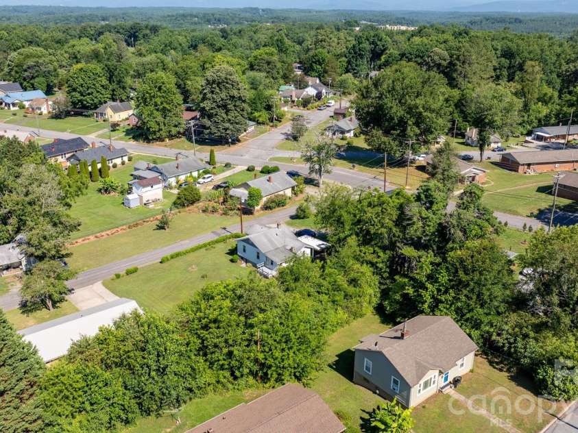 115 Brackett Street, Morganton, NC 28655.  MLS# CAR4394218, YatesRealty ID 32677. 