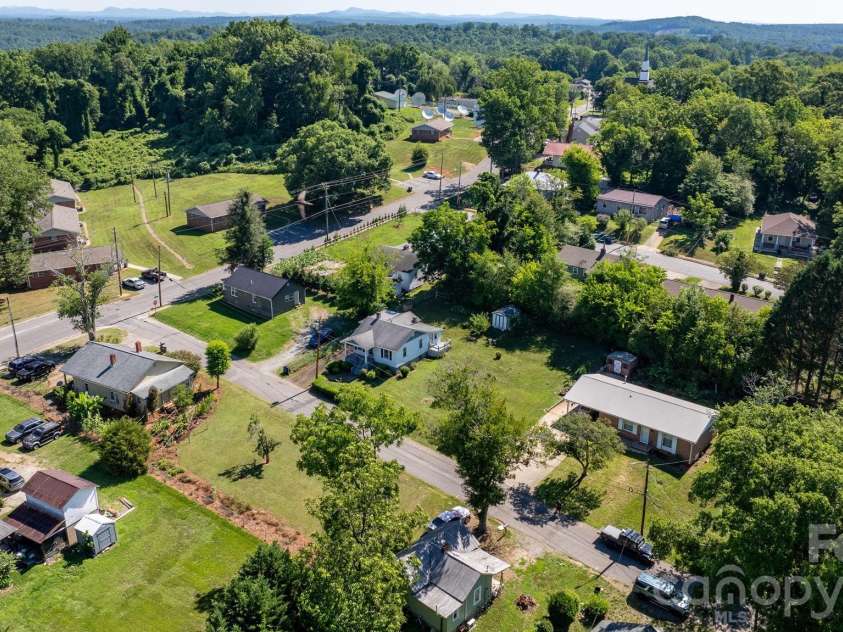 115 Brackett Street, Morganton, NC 28655.  MLS# CAR4394218, YatesRealty ID 32677. 