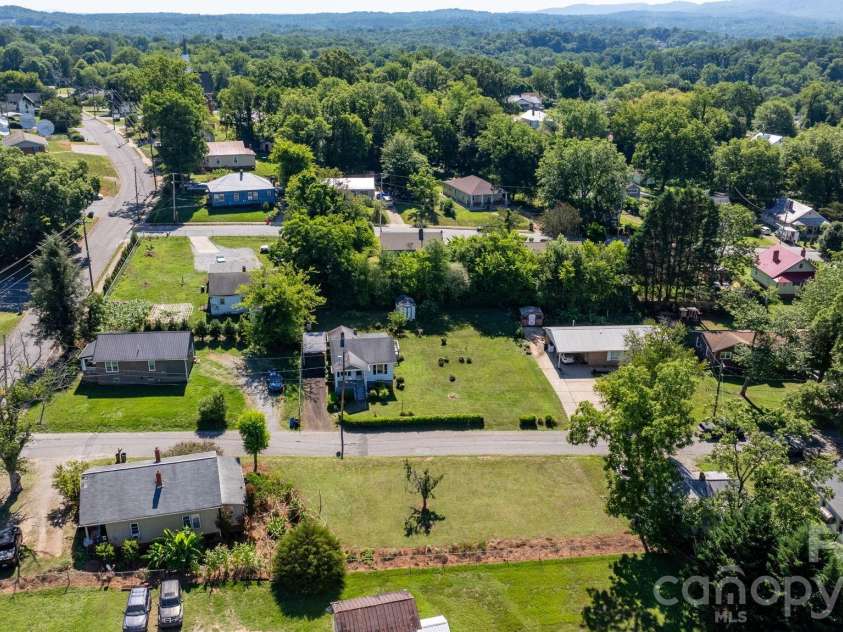 115 Brackett Street, Morganton, NC 28655.  MLS# CAR4394218, YatesRealty ID 32677. 