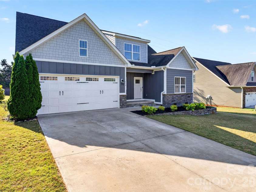 415 Pendernale Drive, Moore, SC 29369.  MLS# CAR4383929, YatesRealty ID 32678. 