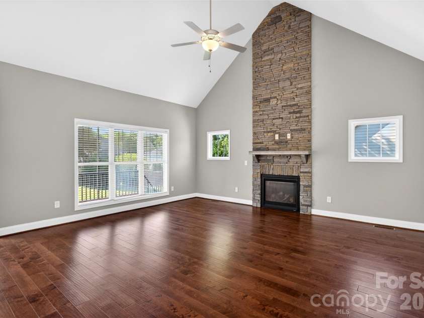 415 Pendernale Drive, Moore, SC 29369.  MLS# CAR4383929, YatesRealty ID 32678. 