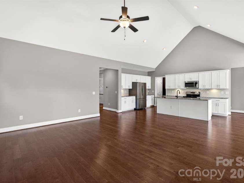 415 Pendernale Drive, Moore, SC 29369.  MLS# CAR4383929, YatesRealty ID 32678. 