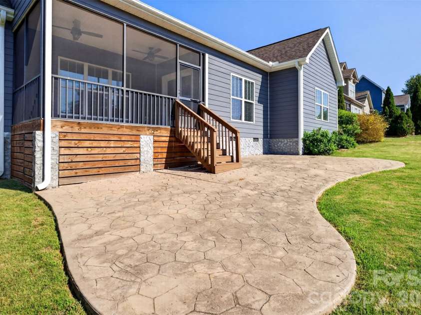 415 Pendernale Drive, Moore, SC 29369.  MLS# CAR4383929, YatesRealty ID 32678. 