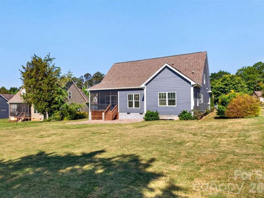 415 Pendernale Drive, Moore, SC 29369.  MLS# CAR4383929, YatesRealty ID 32678. 