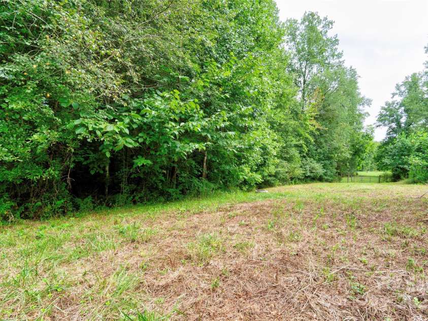 136 Foxhill Drive, Kingstown, NC 28150.  MLS# CAR4293351, YatesRealty ID 32679. 