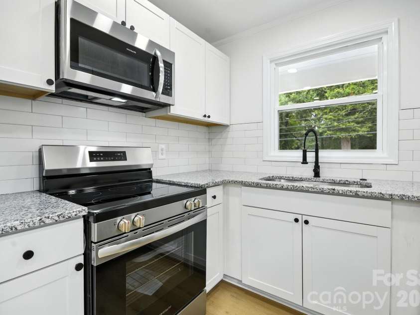 1214 Short Street, Salisbury, NC 28144.  MLS# CAR4286620, YatesRealty ID 3268. Kitchen