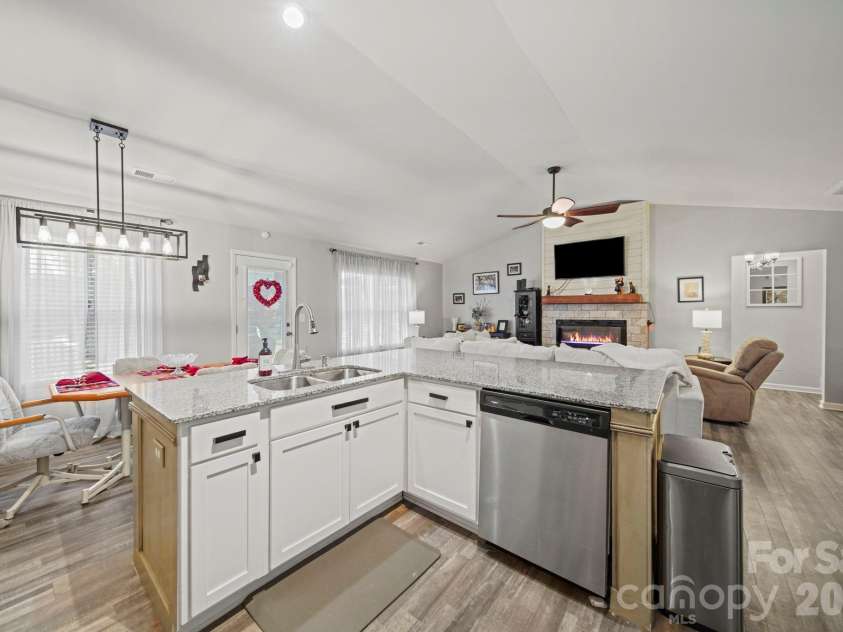 1456 Amberlight Circle, Salisbury, NC 28144.  MLS# CAR4340643, YatesRealty ID 3268. 