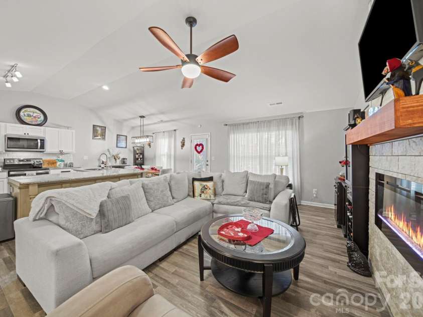 1456 Amberlight Circle, Salisbury, NC 28144.  MLS# CAR4340643, YatesRealty ID 3268. 